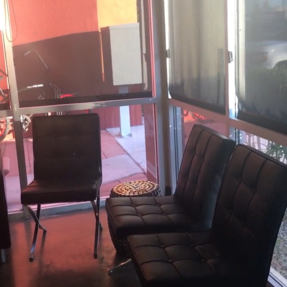 COPY - Black leather chair (5)
